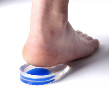 Serijski silikonski petni vložek